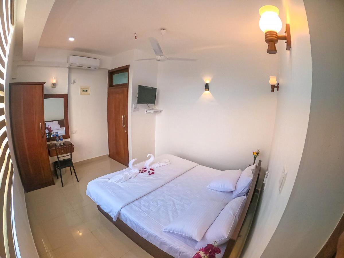 The Den 23 Hotel Dehiwala-Mount Lavinia Luaran gambar